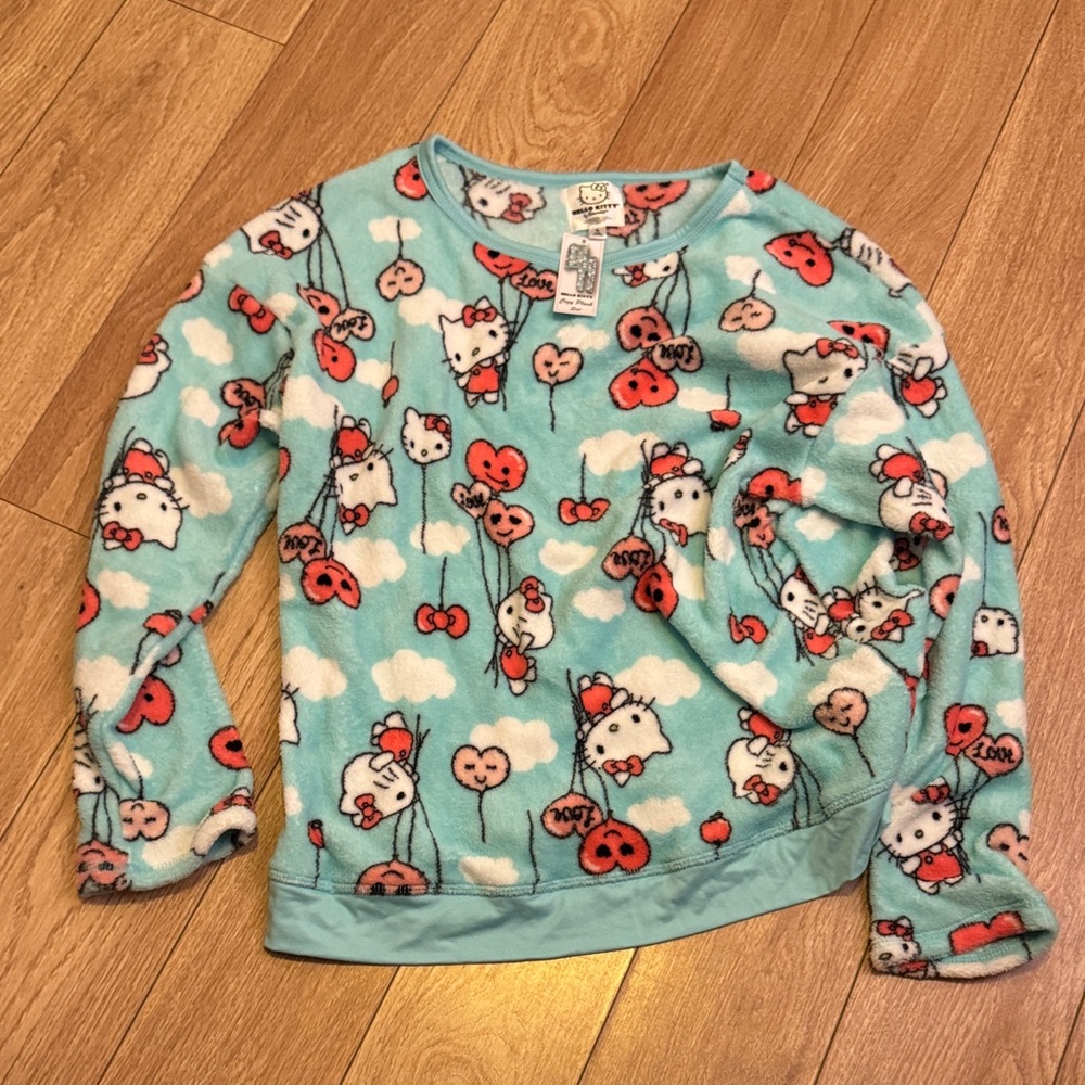NWT Sanrio Hello Kitty Cozy Plush Set - Blue and Red